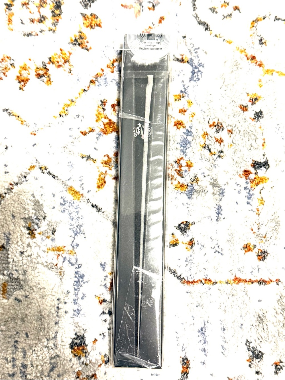 NEW IN BOX KVD Beauty Lock-It Edge Concealer Brush – Black
